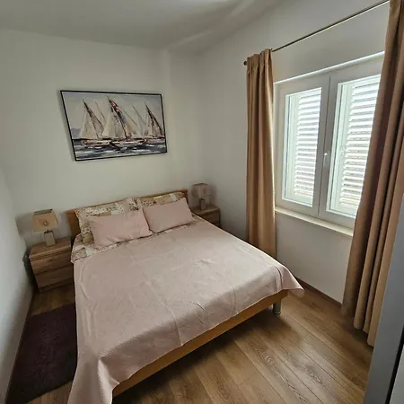 Grgic Apartment Trogir