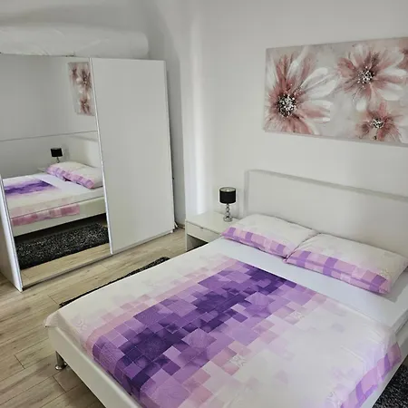 아파트 Grgic 트로기르