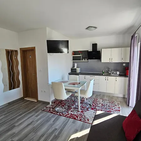 Grgic 아파트 트로기르